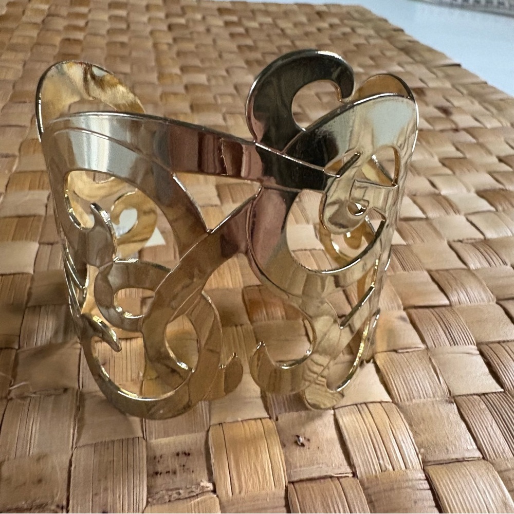 Elegant Gold Cuff Bracelet